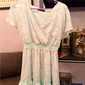 Dress 👗 mint green mini dress size L